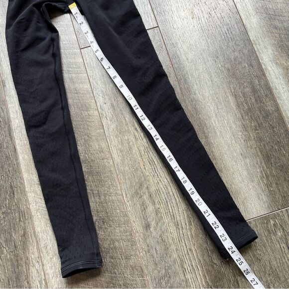 Lululemon High Rise Reveal Precision Tights in Black Size 2 Laser Cut Mesh Leg - Picture 6 of 12